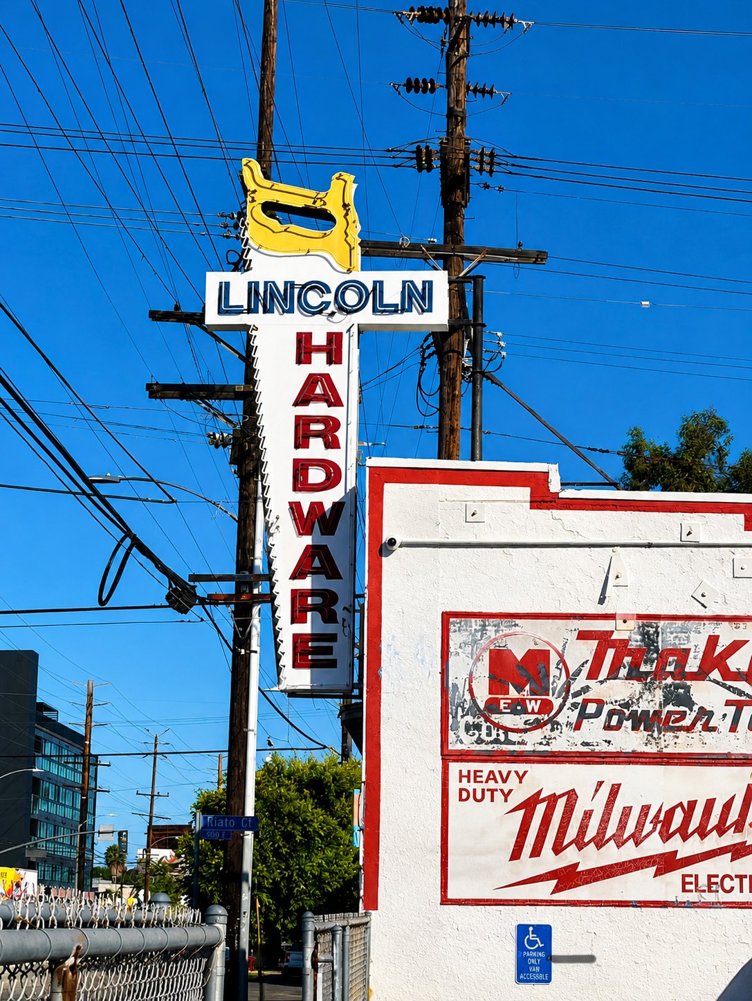 The vintage Lincoln Hardware neon sign in Venice
