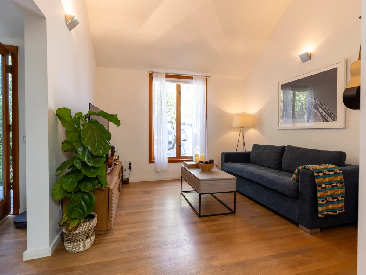 Unit B living room at Milwood Studios, used as a green room and base camp